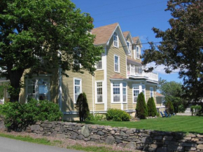 Гостиница Louisbourg Harbour Inn  Луисборг